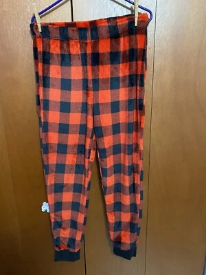 Calça lounge feminina Holiday Time L xadrez vermelha/preta punho preto nos tornozelos - Imagem 1 de 4