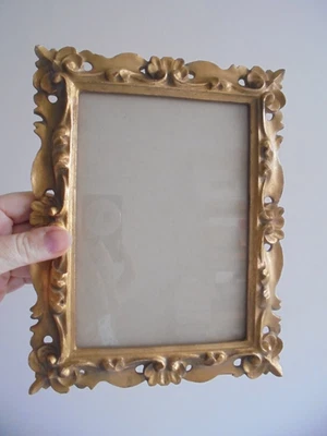 Ancien petit cadre stuqué doré feuille coquille fin XIX ième 23 x 18 cm - Photo 1/3