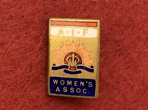 WW2 Original Australian AIF WOMEN'S ASSOCIATION Enamel Badge Maker Marked STOKES - Picture 1 of 6