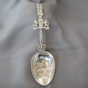 Antigua cuchara holandesa Je Maintiendrai .833 plata figurativa escena de granja 7 5/8" 78 g V419 - Imagen 1 de 8