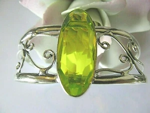 NEW OBLONG PERIDOT CRYSTAL - SWIRL ETCHINGS SILVER PLATED CUFF BANGLE BRACELET - Picture 1 of 7