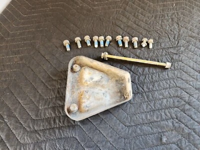 #A335 2002 Polaris Sportsman 500 HO 02 крепление коробки передач заднее 5224667-067 41671 - Изображение 1 из 2