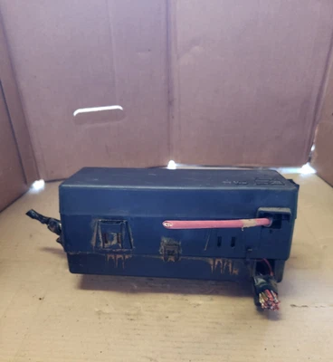 Módulo de caja de fusibles maletero trasero Dodge 2005-2010 Charger Chrysler 300 Foto 1 de 4