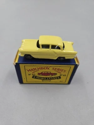 Винтажный спичечный коробок Lesney No45 Vauxhall Victor с металлическими колесами в оригинале... - Изображение 1 из 4