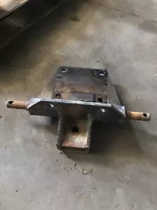 Deutz-Allis 5220 DRAW BAR MOUNT - Picture 1 of 5