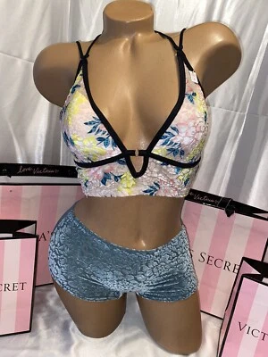 Bralette ROSA de Victorias Secret Inalámbrico con estampado de flores Terciopelo triturado Pequeño Foto 1 de 2
