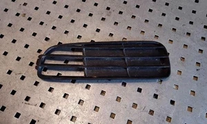 AUDI 80 Avant 8C, B4 griglia anteriore inferiore 2.00 benzina 85kw 1993 26203446 - Foto 1 di 2