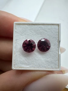 Pareja RODOLITA facetada (1.24cts.) Par de rodolito facetado, Tanzania - Imagen 1 de 3