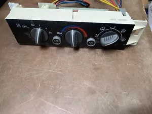 New aftermarket a/c control assembly for 15-72267 16177625 1995 C1500 C2500-3500 - Picture 1 of 2