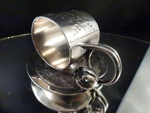 MERIDEN & CO. VICTORIAN SILVER PLATE LILY PAD & BLOSSOM ENGRAVED NAPKIN RING - Picture 1 of 1