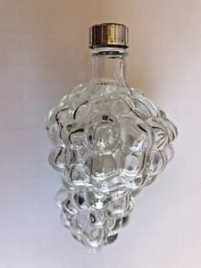 Clear Glass Berry Grape Shaped Container Decoration with lid closure - Picture 1 of 4