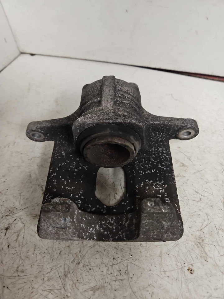 05-09 SAAB 9-7X ASCENDER Pinza trasera derecha y soporte lado pasajero Rh OEM Foto 1 de 4