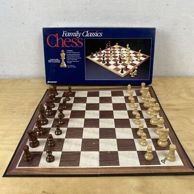 Pressman Family Classics Chess Staunton Chessmen Vintage excellent condition. 2 - Image 1 of 4