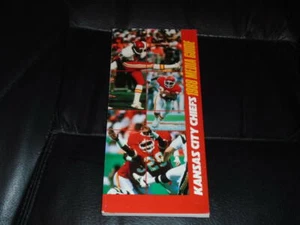 1988 KANSAS CITY CHIEFS NFL FOOTBALL MEDIA GUIDE EX-MINT - Bild 1 von 2