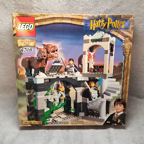 LEGO 4706 Harry Potter Forbidden Corridor 100% Complete w Box & Manual