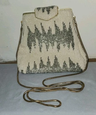 Bolso de hombro/cartera de mano de noche con cuentas marfil y plata INGE CHRISTOPHER de colección Foto 1 de 4