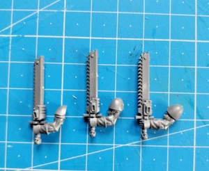 BT Crusader Bits Neophyte Kettenschwert x3 Space Marines Scout Black Templars Bitz - Bild 1 von 1