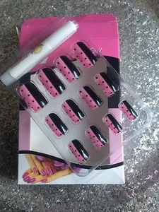 KIT FAUX ONGLES NAIL ART 12 CAPSULES PRET A POSER + COLLE DECO NOIR ET ROSE - Picture 1 of 1