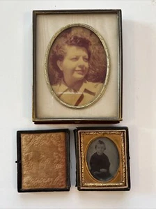 2x Vintage Old Photos with Frames Compact  - Picture 1 of 9