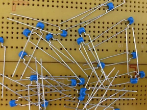 10nF 250V X7R ±10% Ceramic MLCC Capacitor Murata 125°C  Multi Qty - Picture 1 of 2