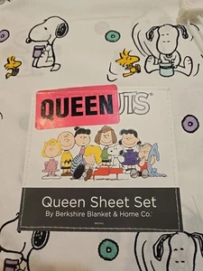 Peanuts vierteiliges Queen Bettwäsche Set Charlie Brown Comics Retro Spaß zeitlos neu - Bild 1 von 8