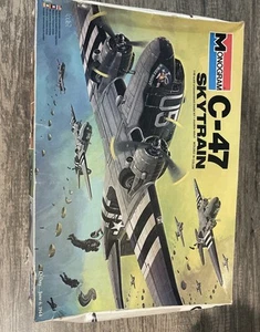 Monogram Classics 85-5607 C-47 Skytrain kit modelo avión 1/48 DE COLECCIÓN - Imagen 1 de 13