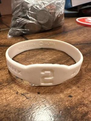 New York Yankees Derek Jeter #2 Daily news silicone wristband...Hall of Fame - Image 1 of 2