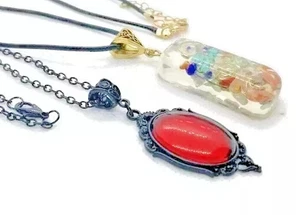 2 x Necklaces 3.cm RED oval pendant black chain & CLEAR acrylic ingot pendant - Picture 1 of 5