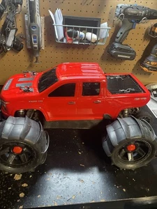 🇺🇸 JLB Racing Cheetah Rc Karosserie Custom Rot Chevy 2500 HD Halterungen Brushless - Bild 1 von 24