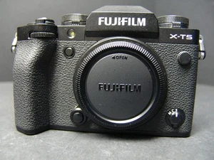 FUJIFILM X-T5 Body in OVP NEUWERTIG - Bild 1 von 8