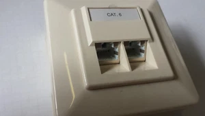 NETZWERK DOSE 2xRJ45 hochwertig abgeschirmt CAT6   3047 - Picture 1 of 3