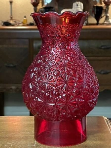 7,25"x4" L. E. Smith Glas Rubinrot Gänseblümchen Knopf Öllampenschirm nur mit 3" Monteur - Bild 1 von 8