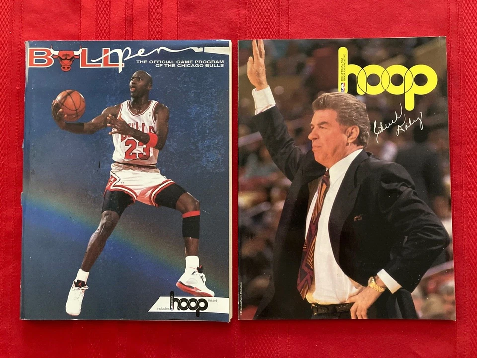 1991-1992 NBA Chicago Bulls program + Hoop magazine / Pistons / 1-24 / Jordan - Image 1 of 1