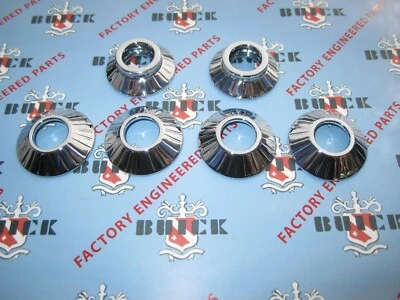 Buick 1952-1953 4 puertas, manija, manivela de ventana y ventilación escudos cromados Foto 1 de 4