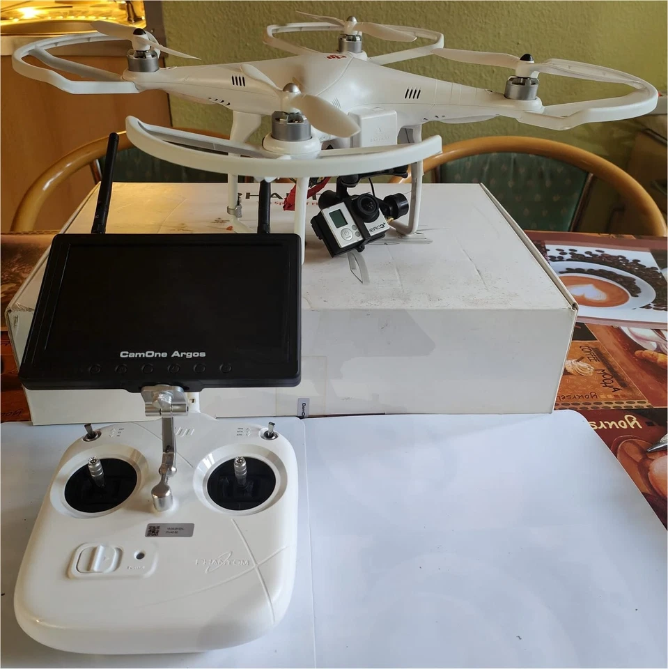 Drohne DJI Phantom P330D mit Funkmonitor und GoPro - Bild 1 von 4