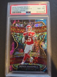2019 Select Concourse Patrick Mahomes Cosmic Prizm PSA 8. Sieht besser aus! Resub? - Bild 1 von 4