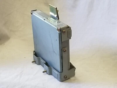 Módulo de control electrónico del motor Nissan Pathfinder Infiniti QX4 1999-2000 ECU Foto 1 de 4