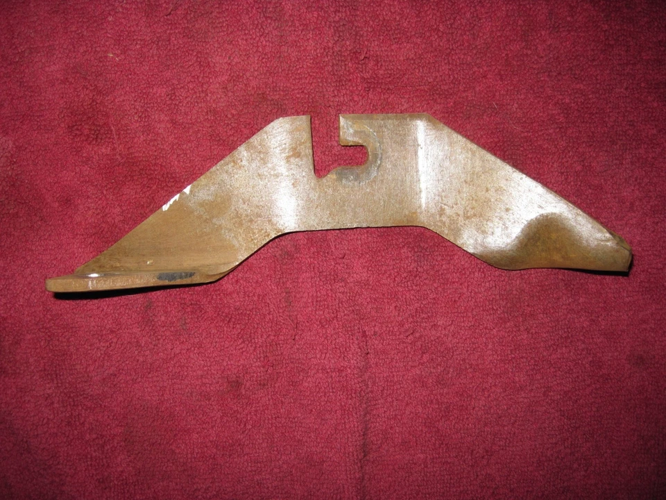 Soporte de marco de barra Z embrague 67 GMC K2500 Foto 1 de 4