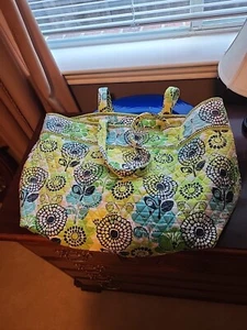 vera bradley purse tote bag. Beautiful colors floral quilted inside pockets - Picture 1 of 4