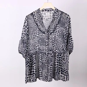 CHANEL Boutique Vintage Blusentop transparent Animal Print Größe M - Bild 1 von 4