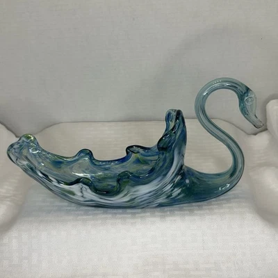 Шикарная винтажная стеклянная лебединая чаша ручной работы зеленые сине-белые цветные завитки 12 дюймов - Изображение 1 из 4