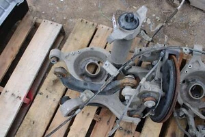 Conjunto de suspensión trasera Ford Mustang 2015-2020 lado del conductor EcoBoost sin paquete - Imagen 1 de 3