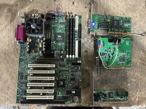 Vintage Tyan S1854 gniazdo 370 / gniazdo 1 płyta główna + 933mhz Pentium III + 512mb - Zdjęcie 1 z 3