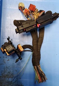 04-05 Passat ECM ECU wiring connectors plugs 4B0 906 018 DP - Picture 1 of 1