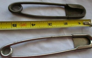 Vintage 2 LARGE 5" BRASS & 5 1/2" Nickle SAFETY PINS LAUNDRY BAG HORSE Blanket - Picture 1 of 9