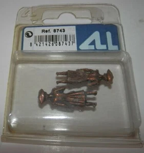 Artesania 22mm Crew Leaning (2pcs) #8743 NIP - Picture 1 of 1