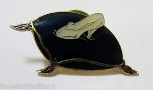 Disney Pin 39994 Cinderella Dreams Do Come True The Glass Slipper Pin - Picture 1 of 2