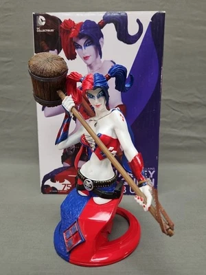 DC Comics Collectibles - Harley Quinn Super-Villains Bust 75 años de Batman  Foto 1 de 4