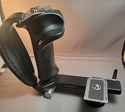 Hasselblad flashgun / acc. bracket #45071 for 500CM. For 1/4" socket . - Image 1 of 4