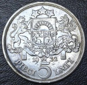 1932 LATVIA - 5 LATI - .835 SILVER - Latvia Coat of Arms/Maiden’s Head - Nice  - Picture 1 of 5